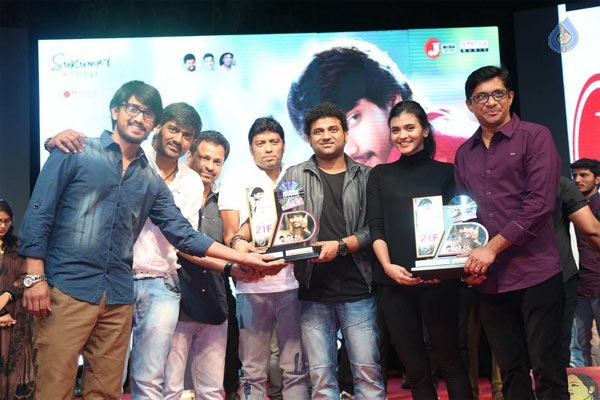 kumari 21f platinum disc function,devisriprasad,surya prathap  'కుమారి 21 ఎఫ్‌' ప్లాటినమ్‌ డిస్క్‌ ఫంక్షన్!